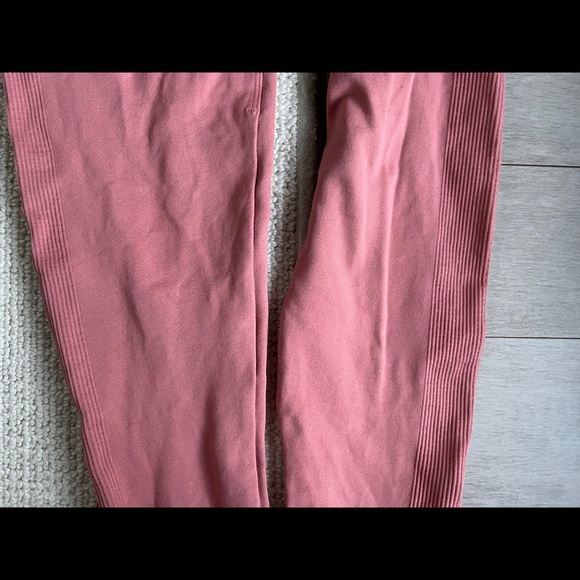 Set Active x OUAI Melrose Place Sculptflex Leggings - Picture 2 of 8